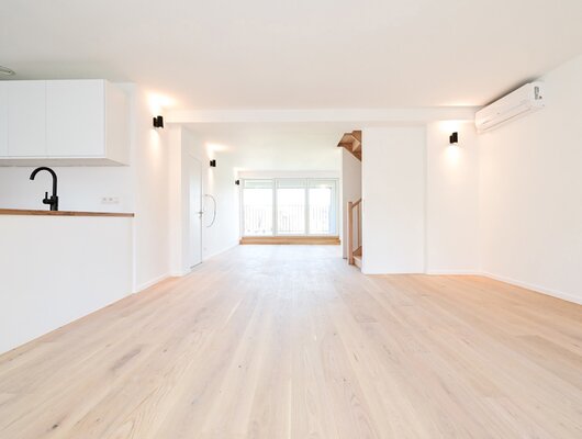 MAGNIFIEKE VOLLEDIG GERENOVEERDE DUBBELE PENTHOUSE + TERRAS