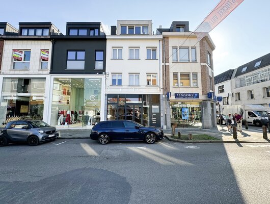 BEDRIJF VAN 135M2 IDEAAL GELEGEN IN STOCKEL