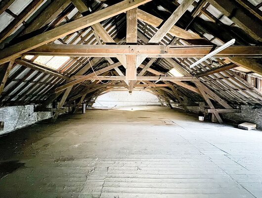WORKSHOP/WAREHOUSE – IN SECURE REAR BUILDING
