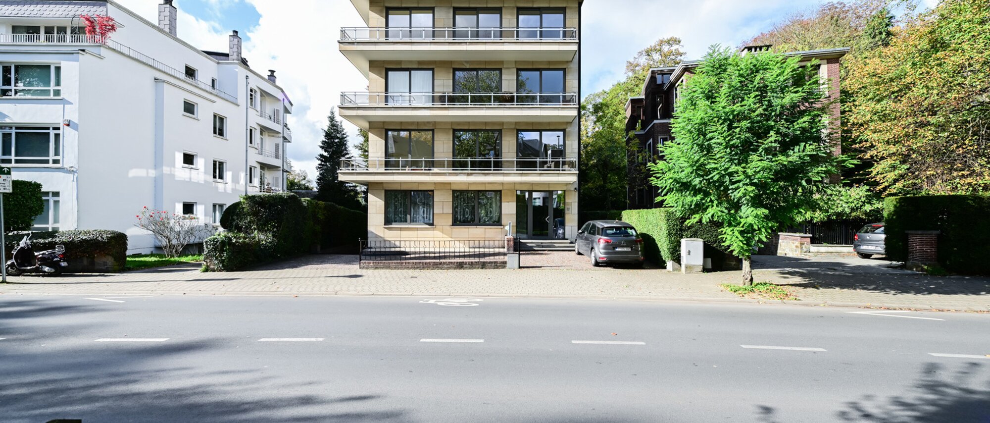 photo-1-app-de-standing-3-ch-terrasse-parking-quartier-hamoir