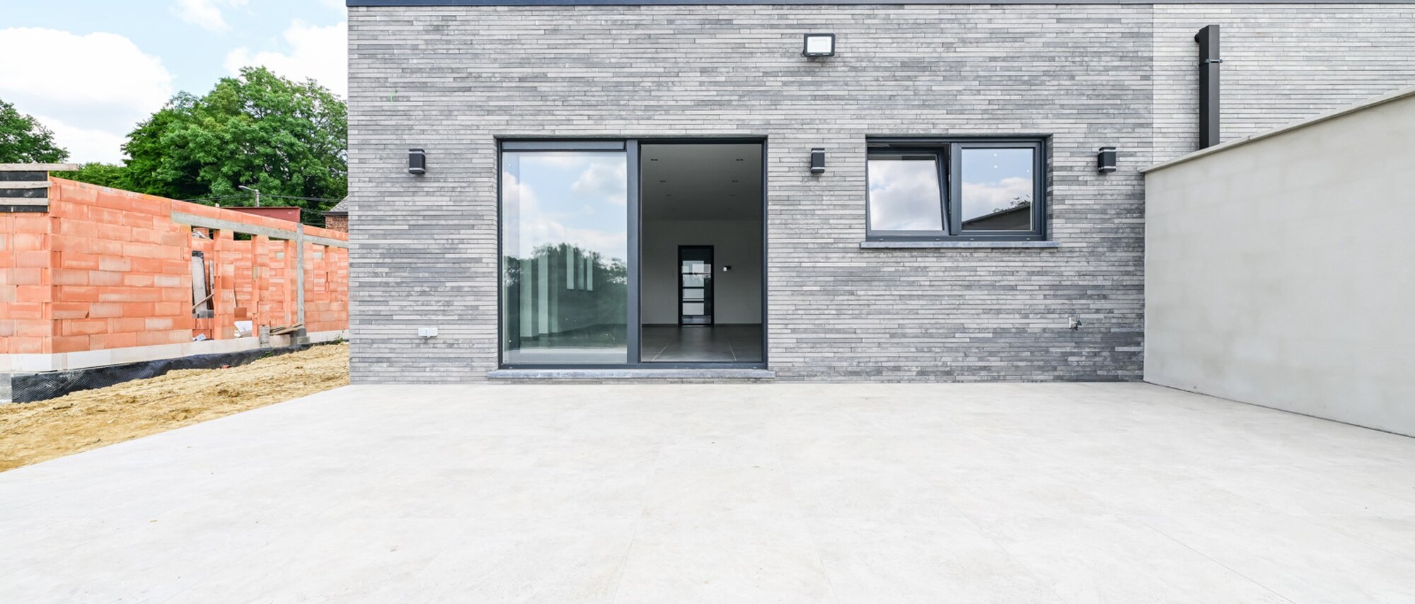photo-1-maison-neuve-3ch-jardin-garage