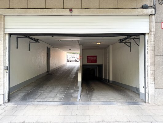 BOX DE PARKING SECURISE - BASILIQUE