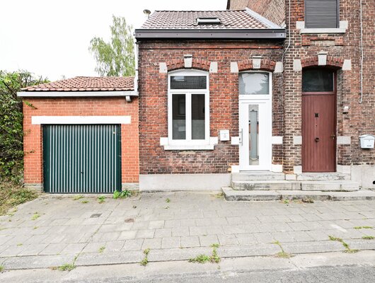 EXCEPTIONAL HOUSE WITH LARGE GARDEN + GARAGE
