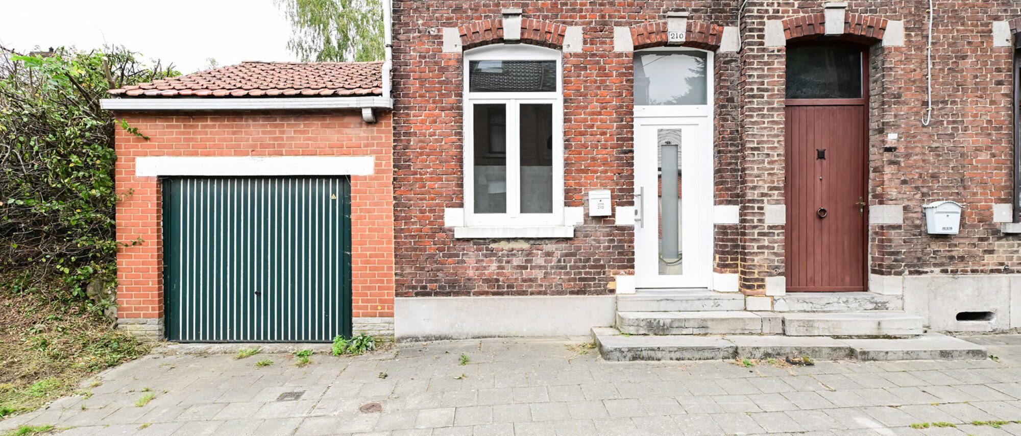 photo-1-exceptionnelle-maison-avec-grand-jardin-garage