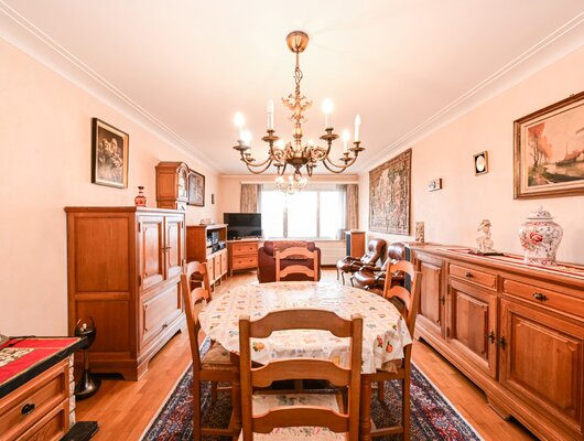 MOOI APPARTEMENT MET 2 SLAAPKAMERS + TERRAS + PARKEERBOX