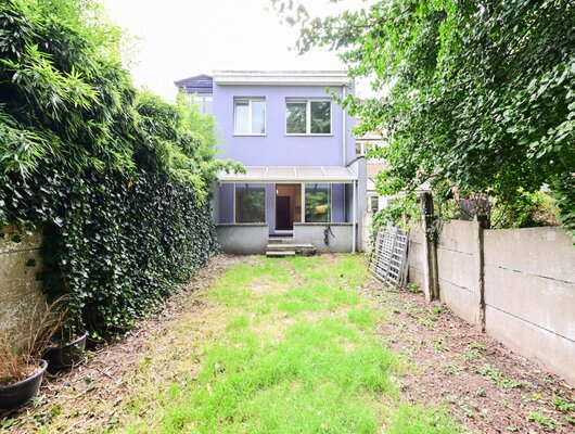 PRACHTIGE BEGANE GROND + TUIN 