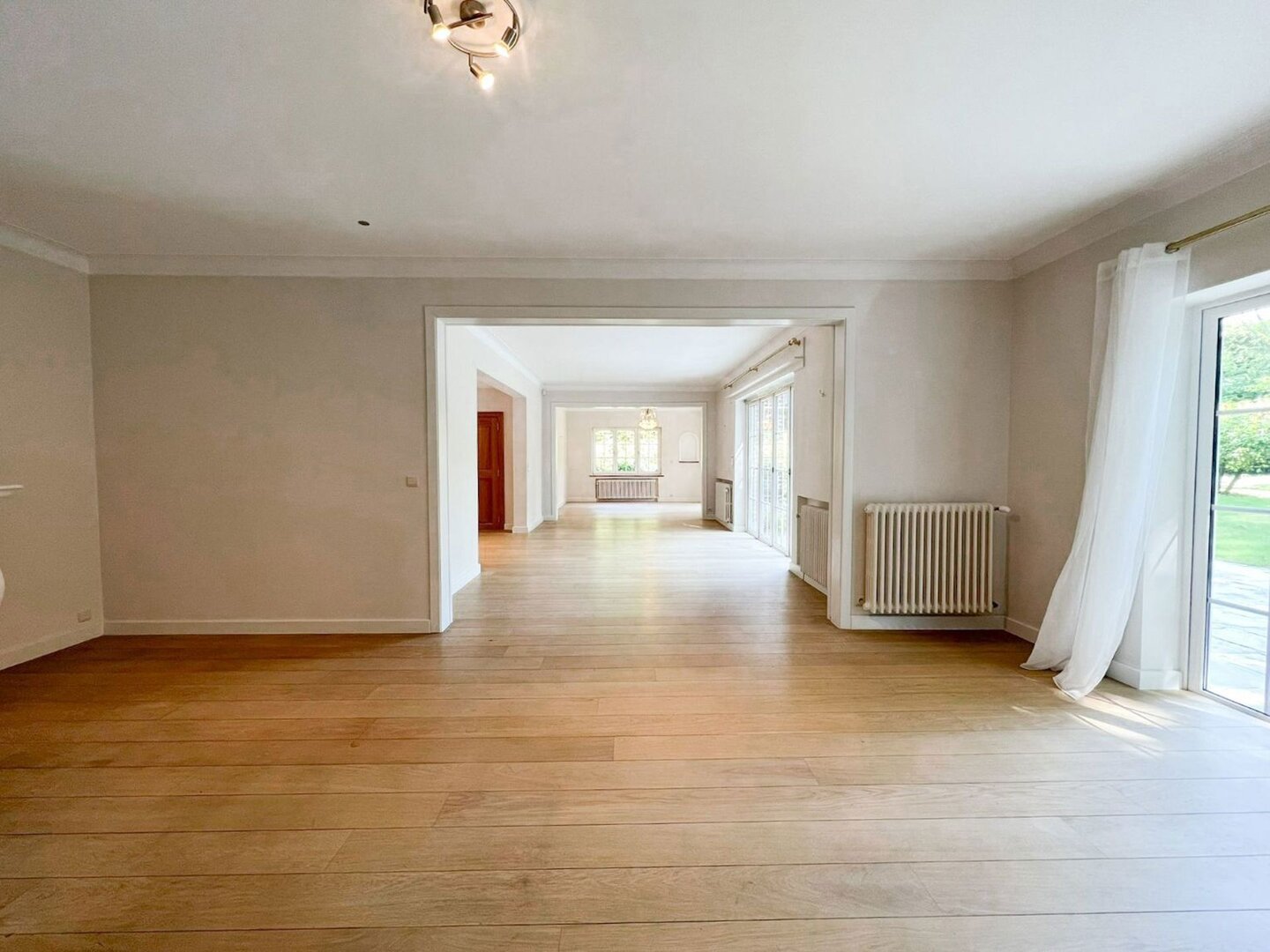 photo-4-magnifique-villa-6-ch-sur-un-domaine-33-ares