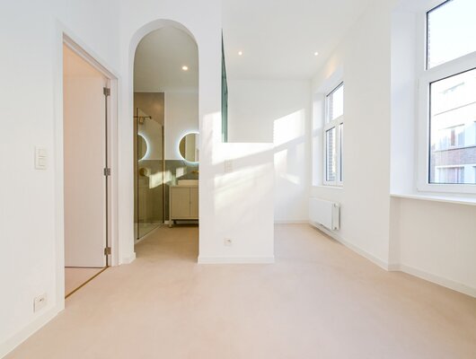 1-KAMERWONING IN EEN PRACHTIG GERENOVEERD APPARTEMENT