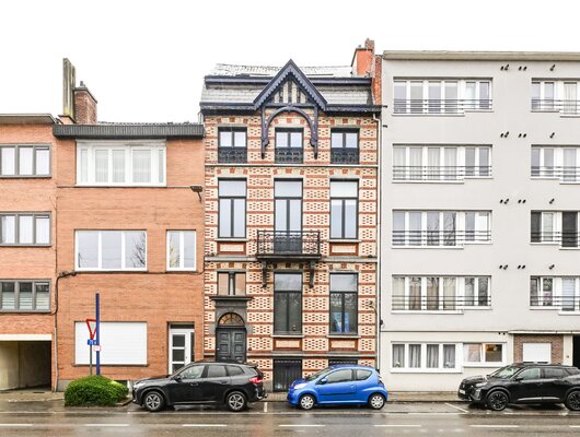 MAGNIFIQUE MAISON DE MAITRE - 5 CH + JARDIN + GRENIER A AMENAGER