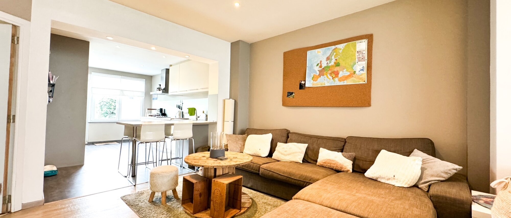 photo-1-beau-rez-de-chaussee-meuble-avec-jardin