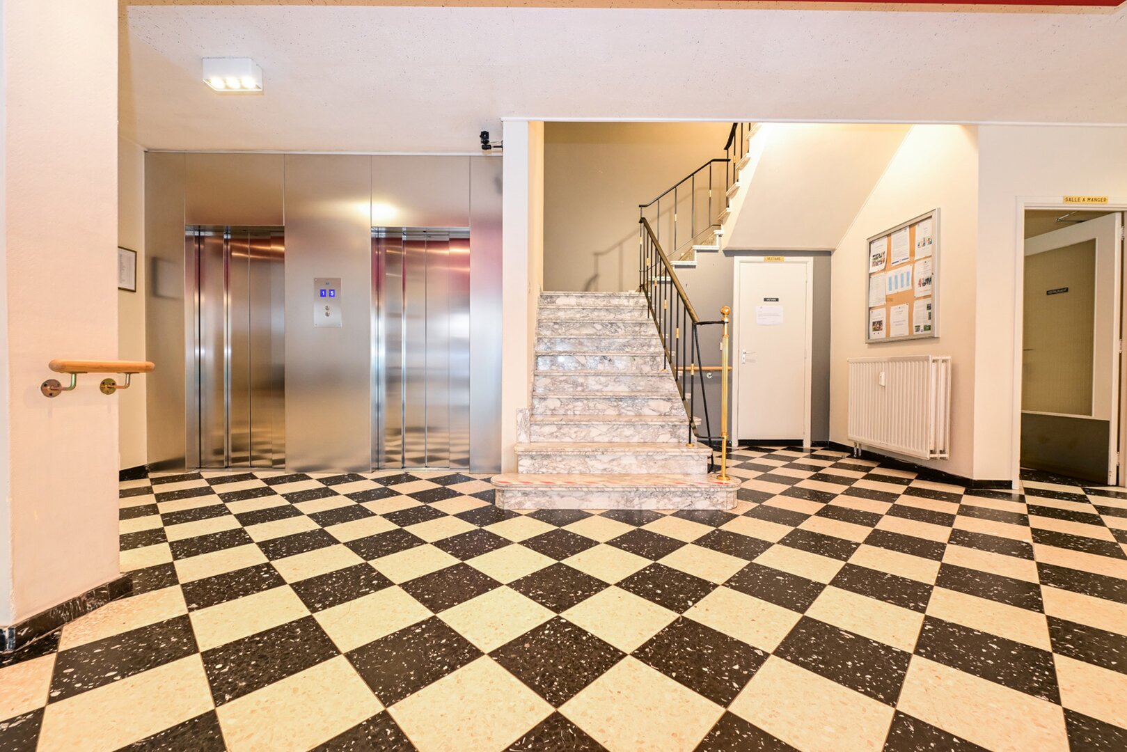 photo-9-superbe-appartement-de-service-renove