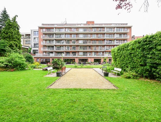 UITSTEKEND GERENOVEERD SERVICEAPPARTEMENT