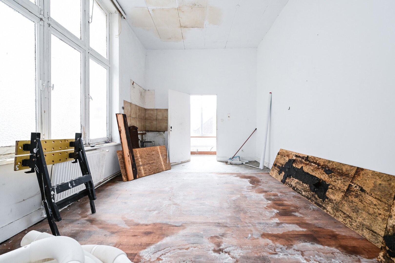 photo-9-atelier-entrepot-dans-batiment-arriere-securise