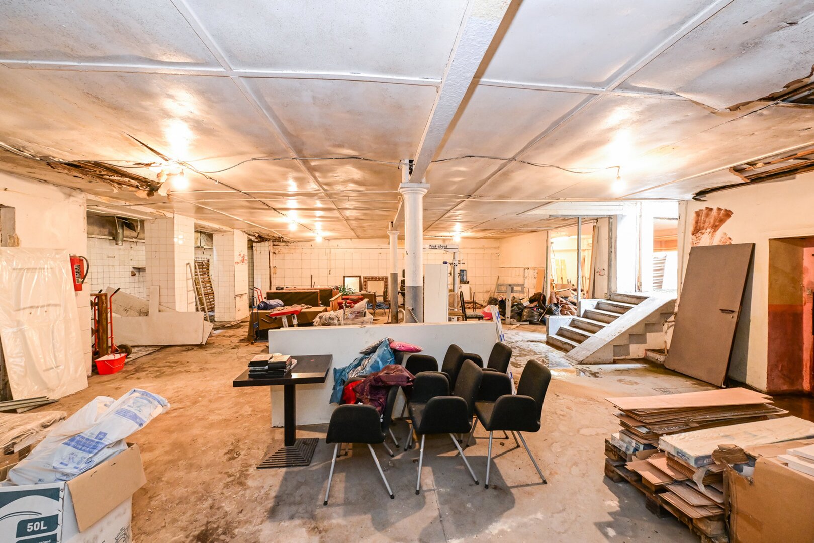 photo-16-atelier-entrepot-dans-batiment-arriere-securise