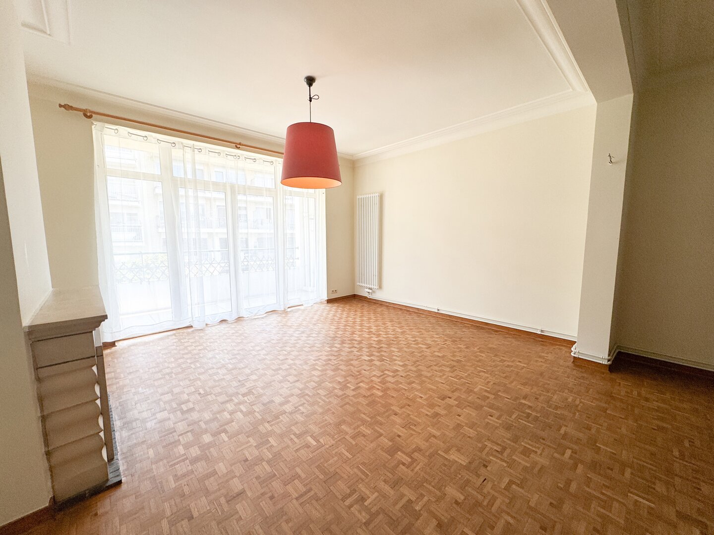 photo-3-superbe-appartement-2-chambres-idealement-situe