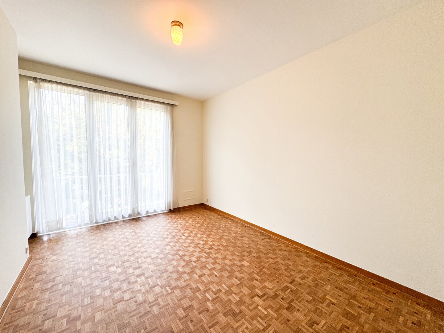 photo-11-superbe-appartement-2-chambres-idealement-situe