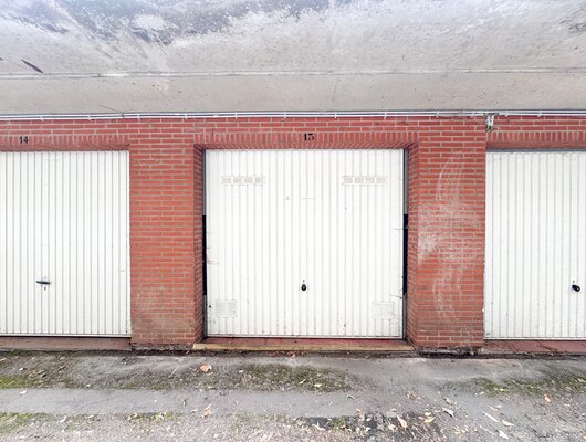 BOX GARAGE IDEALEMENT SITUE !!