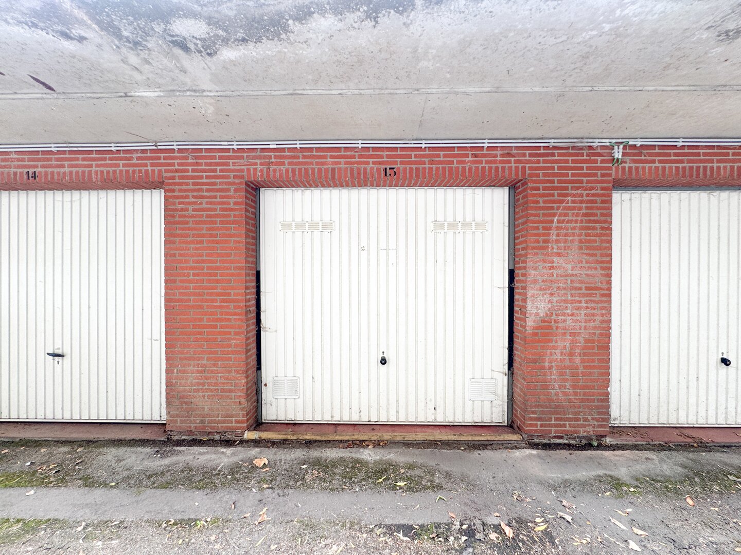 photo-1-box-garage-idealement-situe