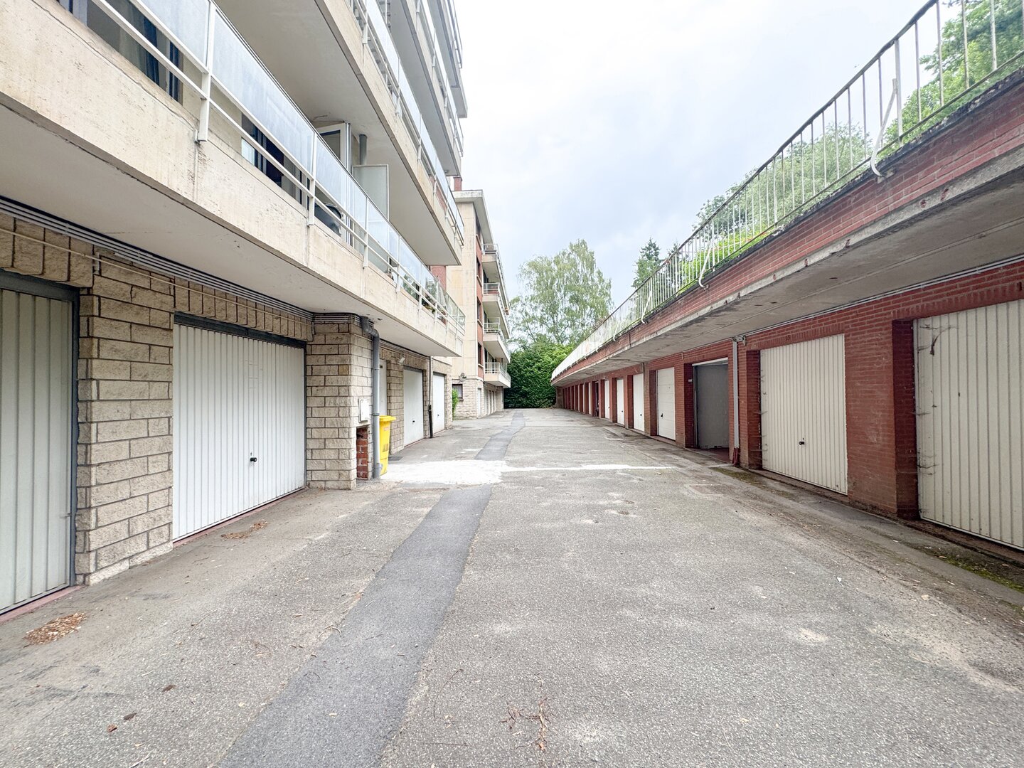 photo-6-box-garage-idealement-situe