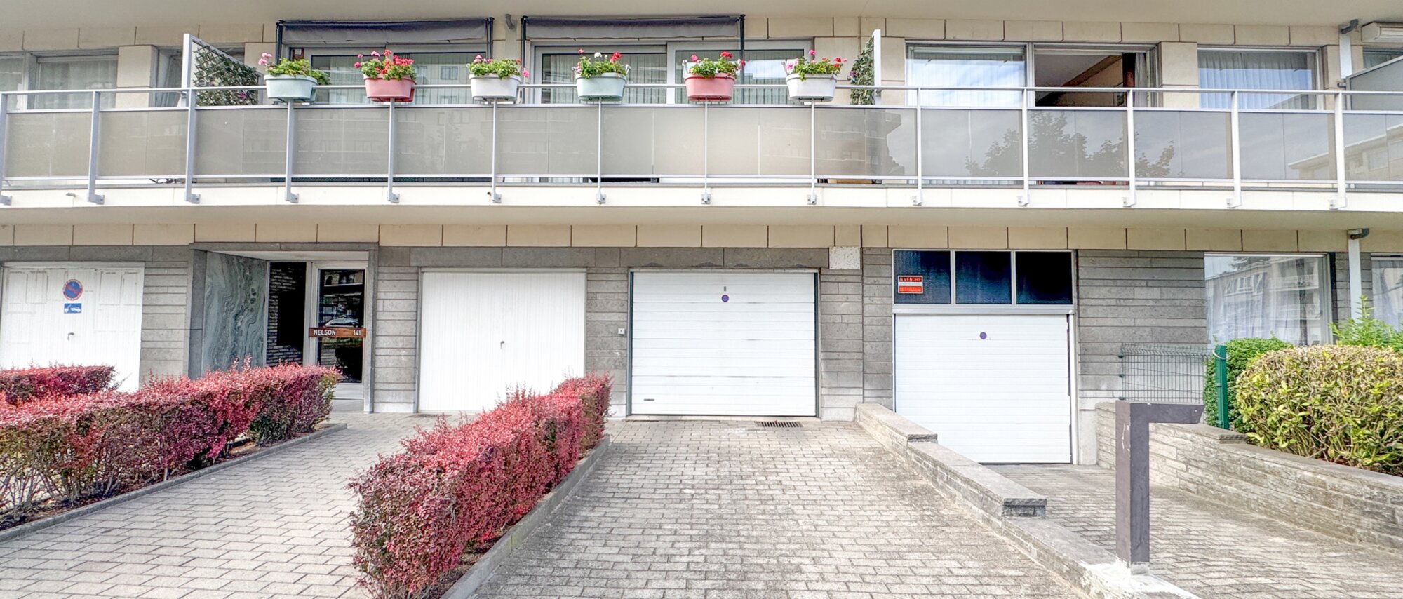 photo-1-parking-idealement-situe-a-molenbeek