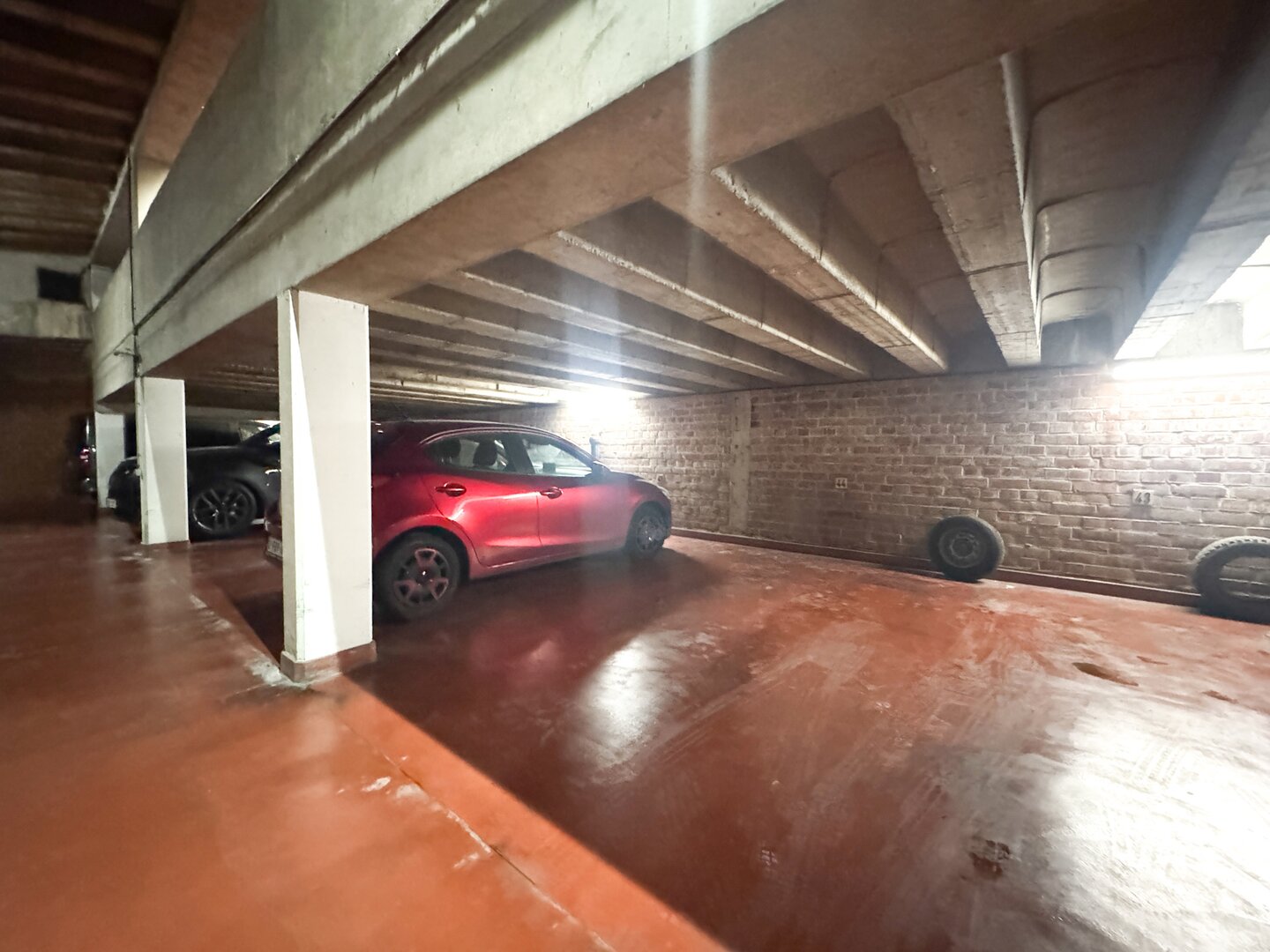 photo-3-parking-dans-le-quartier-brugmann