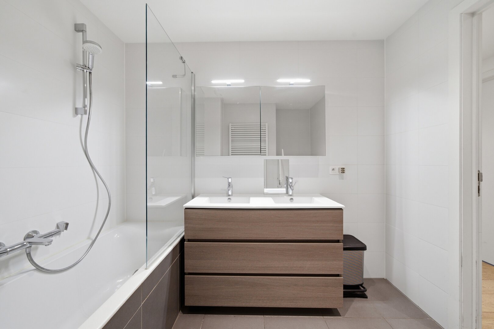 photo-15-superbe-appartement-2-chambres-parking