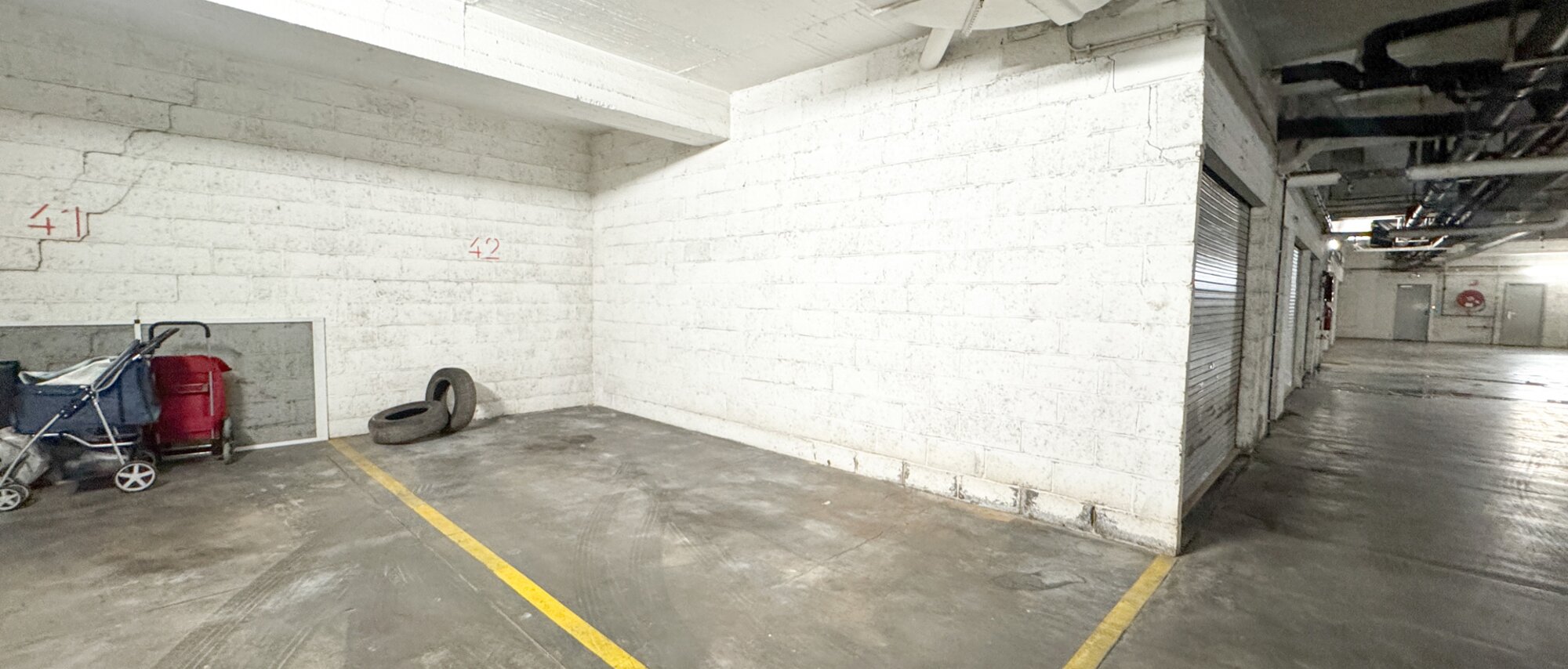 photo-1-parking-idealement-situee-a-watermael-boitsfort