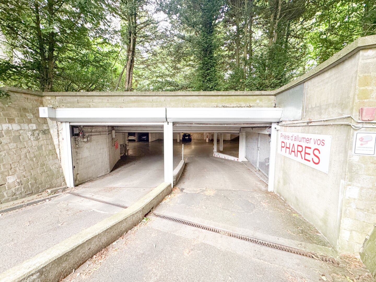 photo-5-parking-idealement-situee-a-watermael-boitsfort