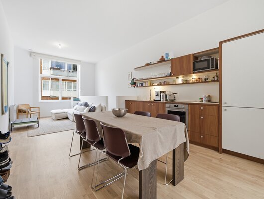MAGNIFIQUE RDC DUPLEX 3 CH + 3 SDB + COUR 