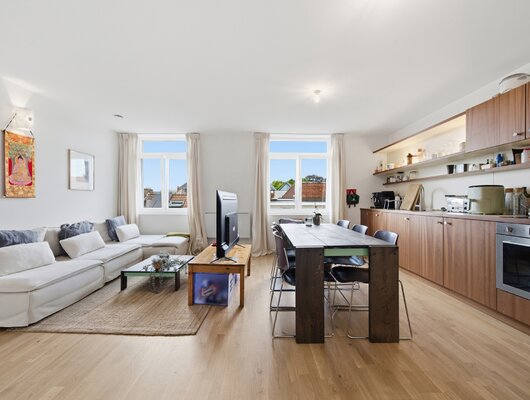 MAGNIFIQUE APPARTEMENT 3 CH + 2 SDB ENTIÈREMENT RÉNOVE