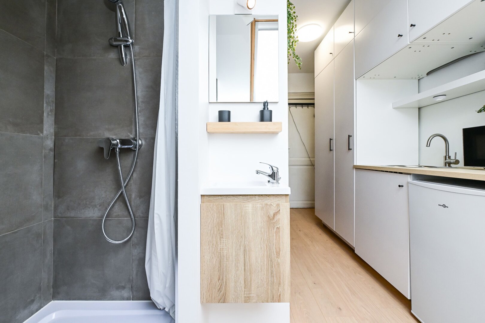 photo-4-magnifique-studio-meuble-totalement-renove-par-architecte