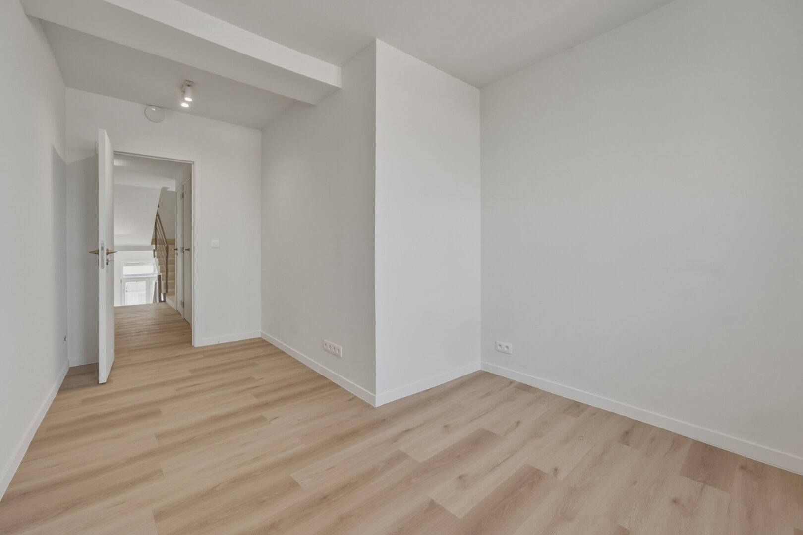 photo-19-duplex-totalement-renove-3-chambres-2-terasses