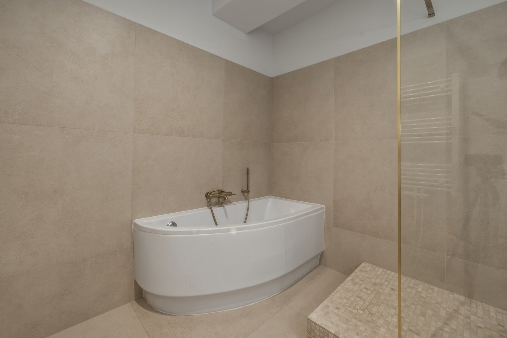 photo-23-duplex-totalement-renove-3-chambres-2-terasses