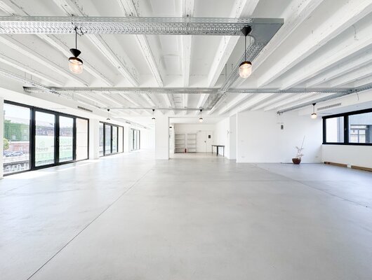 PRACHTIGE RUIMTE VAN 300 M² IN HET HART VAN BRUSSEL