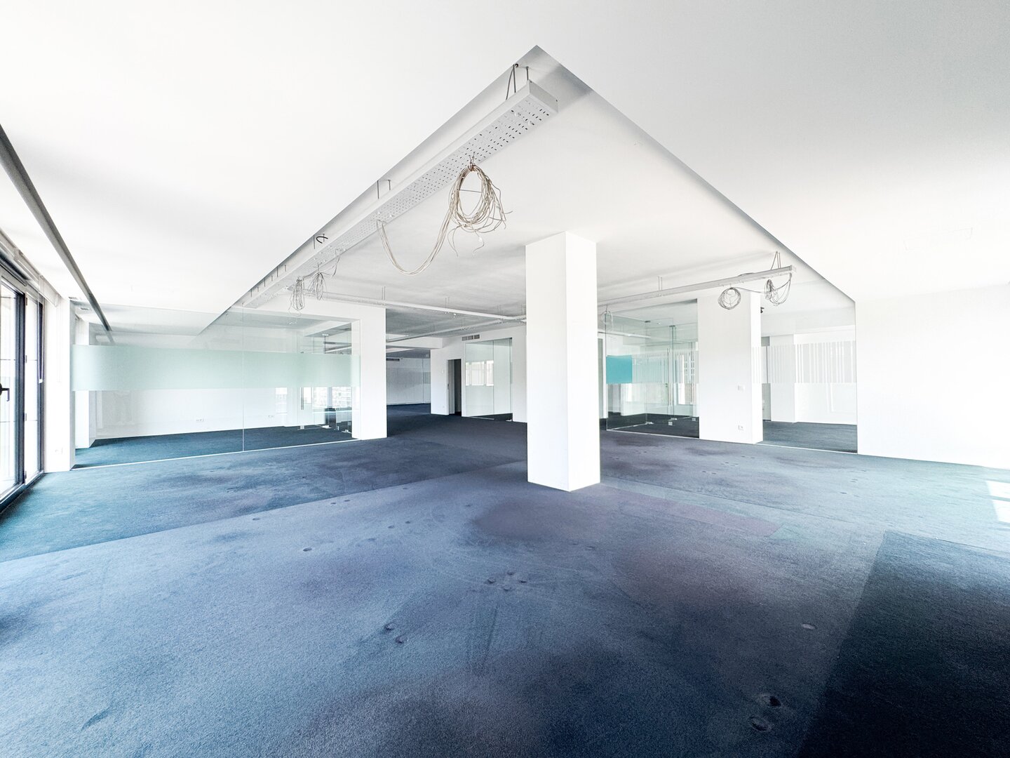 photo-4-spacieux-plateau-de-300m2-au-coeur-de-bxl