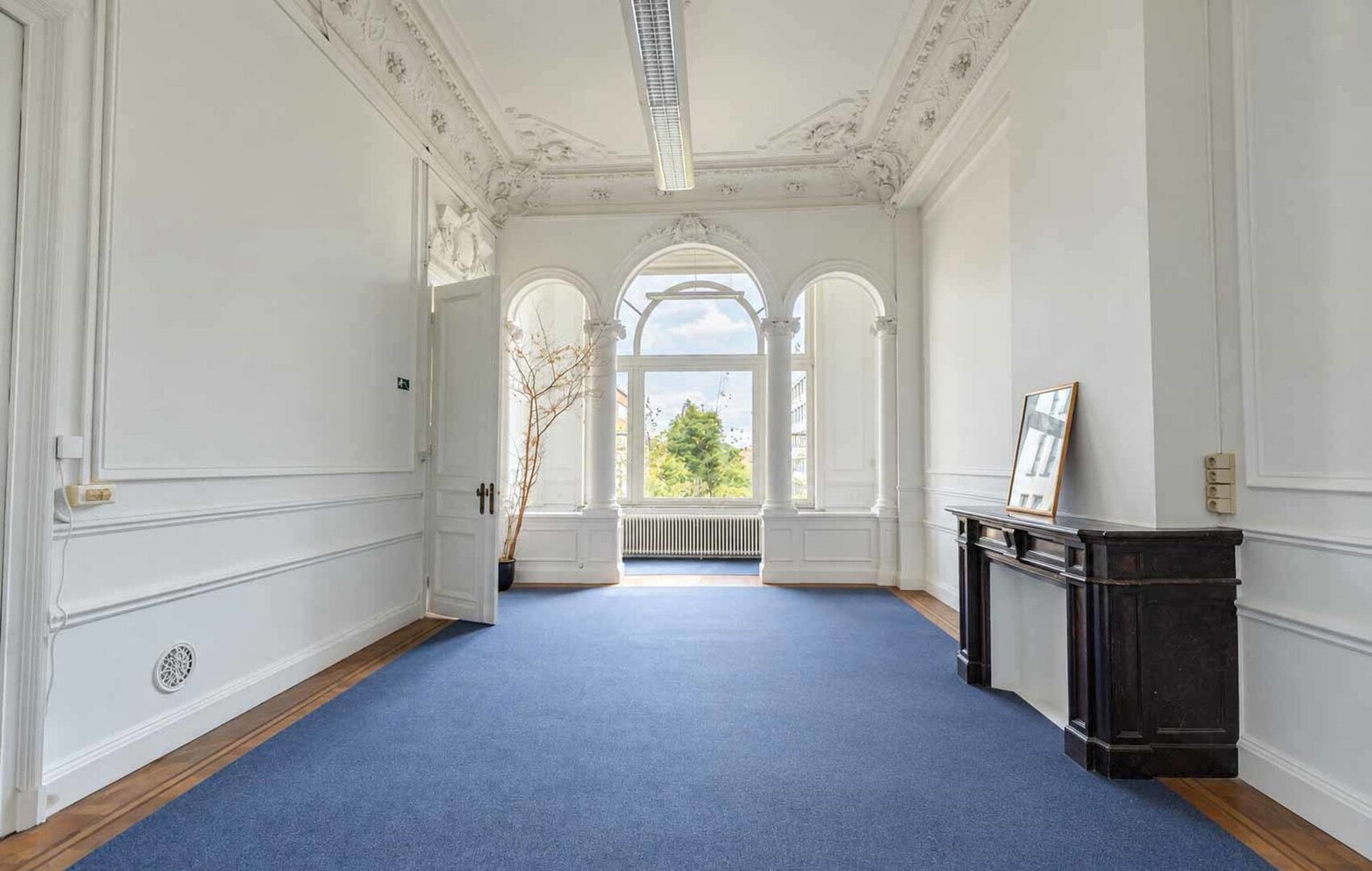 photo-3-prestigieuse-maison-de-maitre-a-usage-de-bureaux-quartier-europeen
