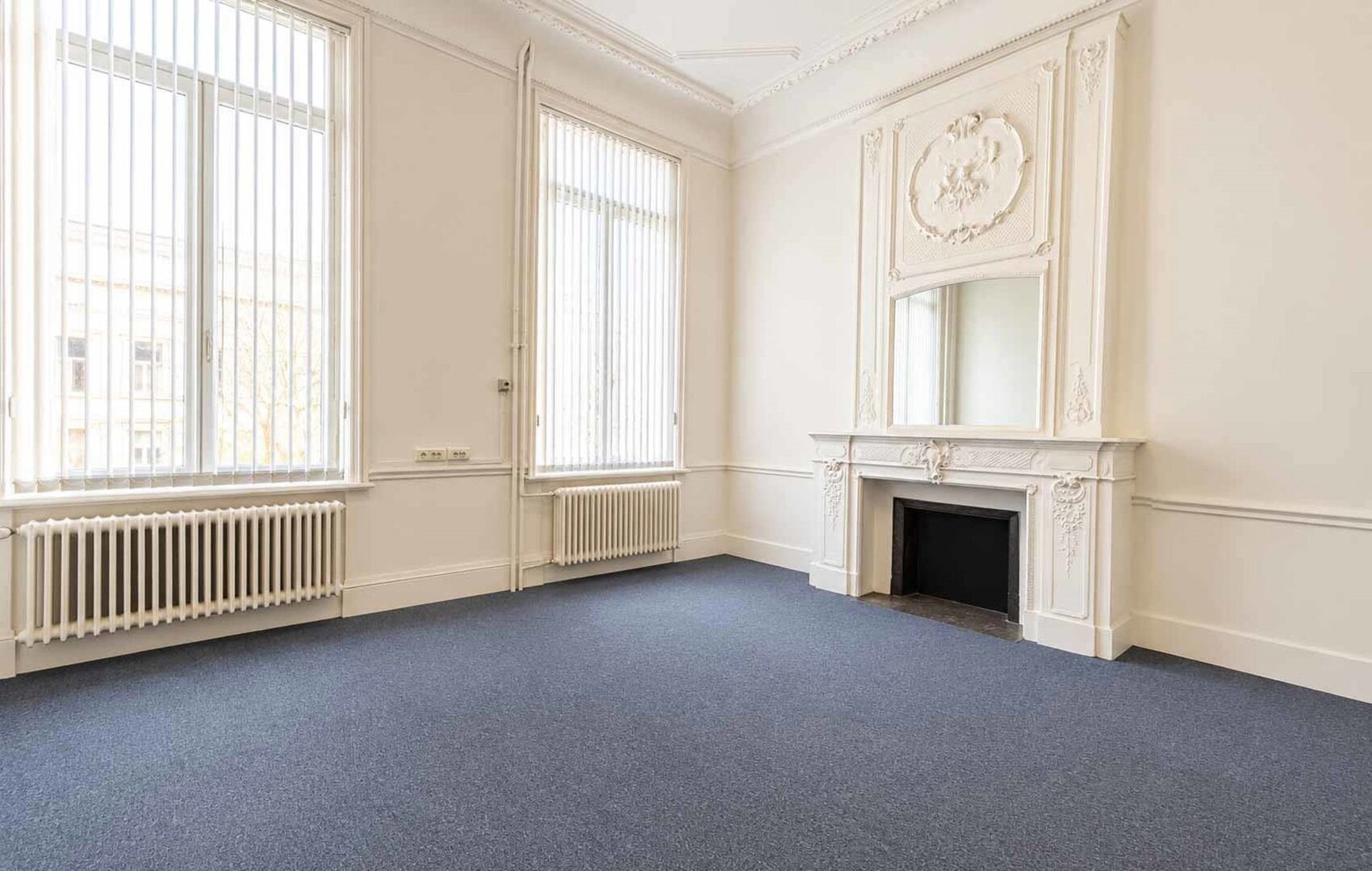 photo-4-prestigieuse-maison-de-maitre-a-usage-de-bureaux-quartier-europeen
