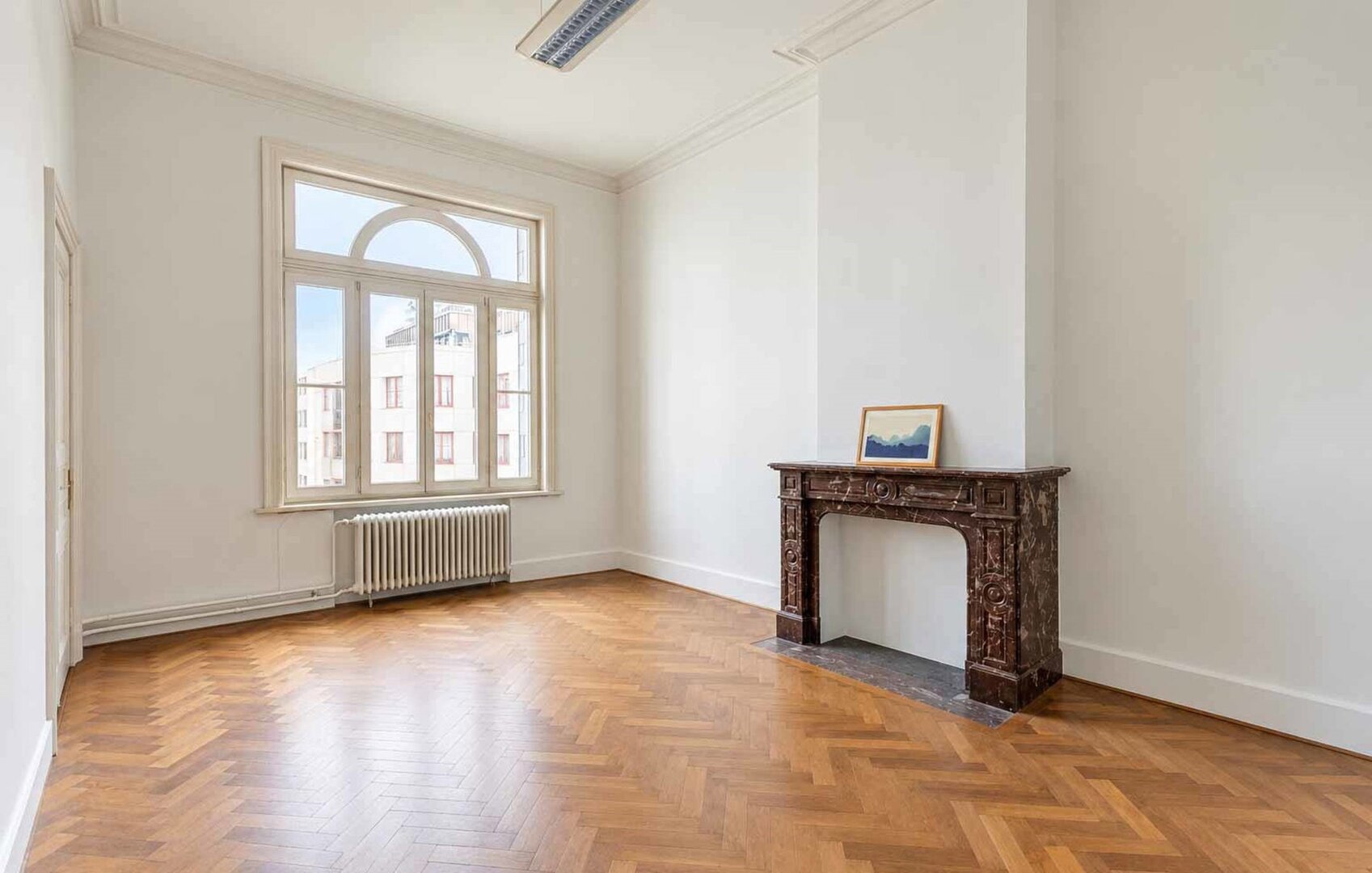 photo-9-prestigieuse-maison-de-maitre-a-usage-de-bureaux-quartier-europeen