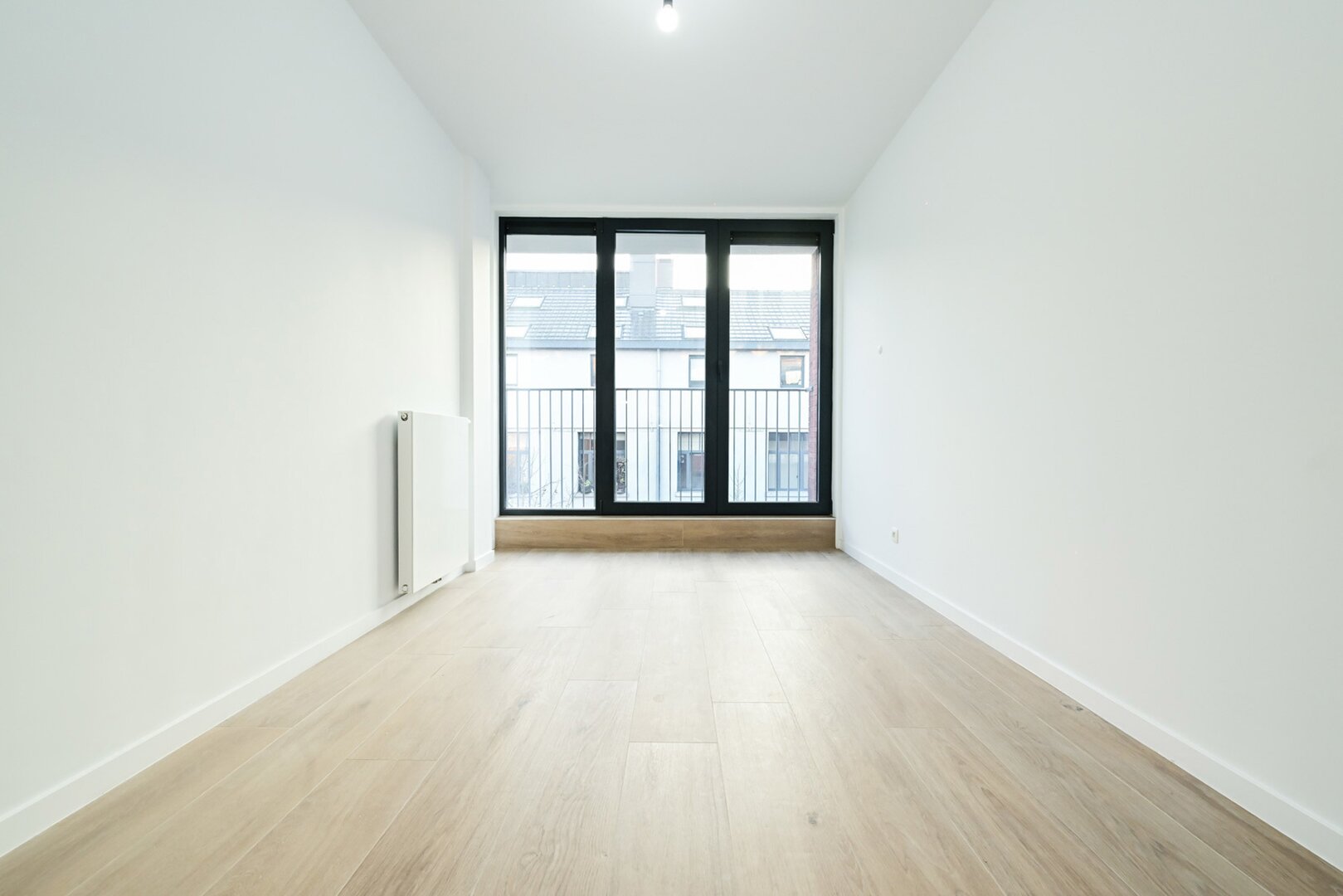 photo-13-magnifique-rdc-neuf-3ch-terrasses-parking-f01