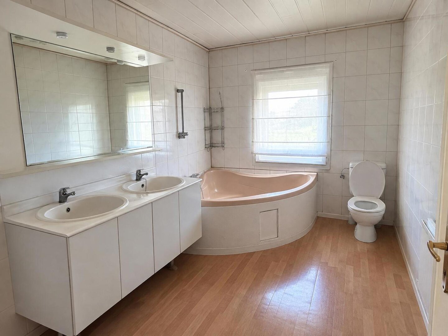 photo-15-charmante-maison-avec-jardinet-ndash-2-chambres-ndash-grenier-amenageable