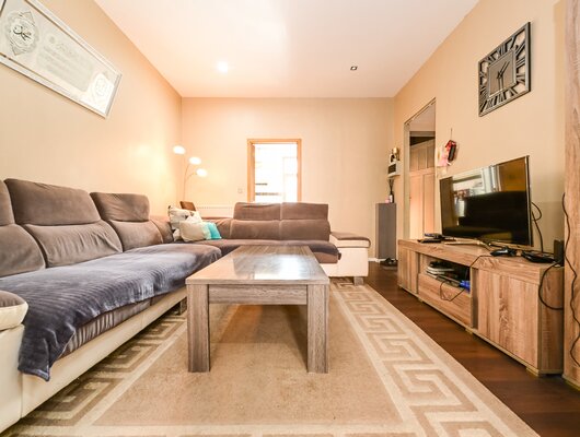 PRACHTIG ÉÉNSLAAPKAMERAPPARTEMENT MET BALKON