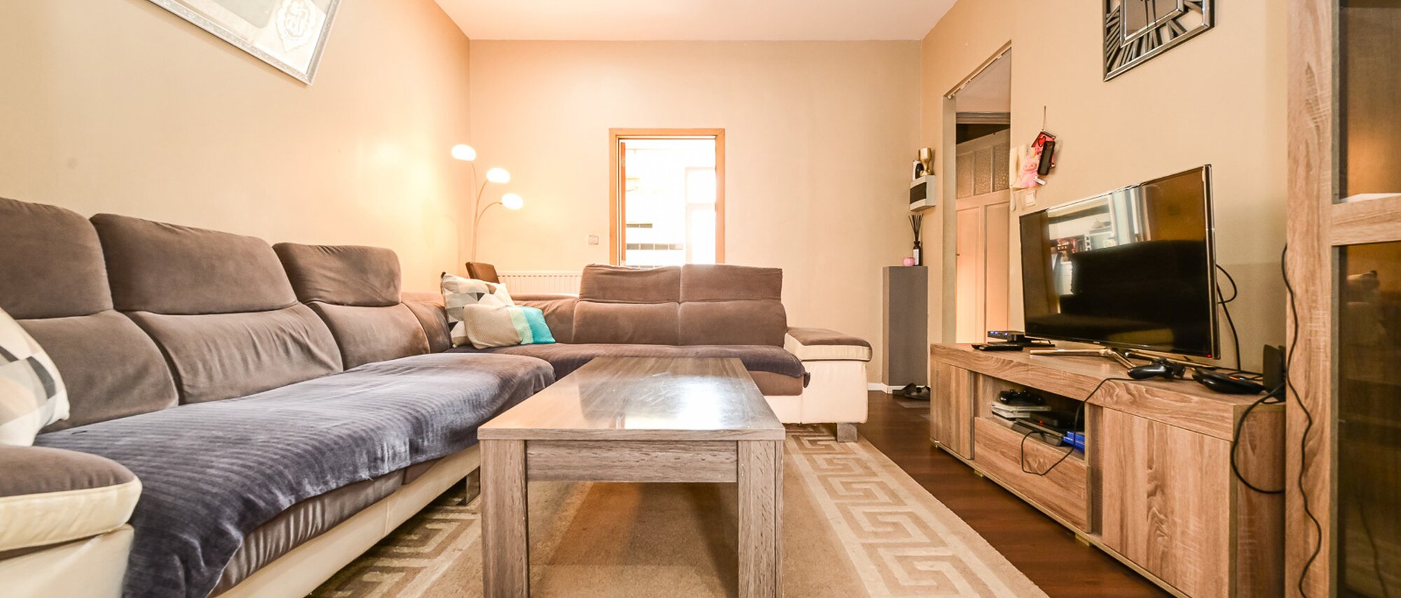photo-1-belle-appartement-une-chambre-avec-balcon