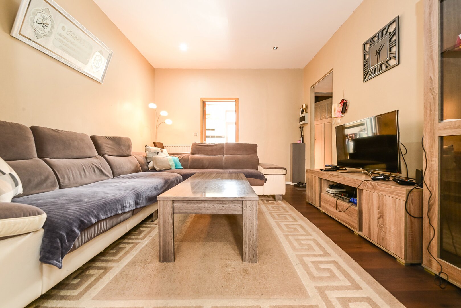 photo-1-belle-appartement-une-chambre-avec-balcon