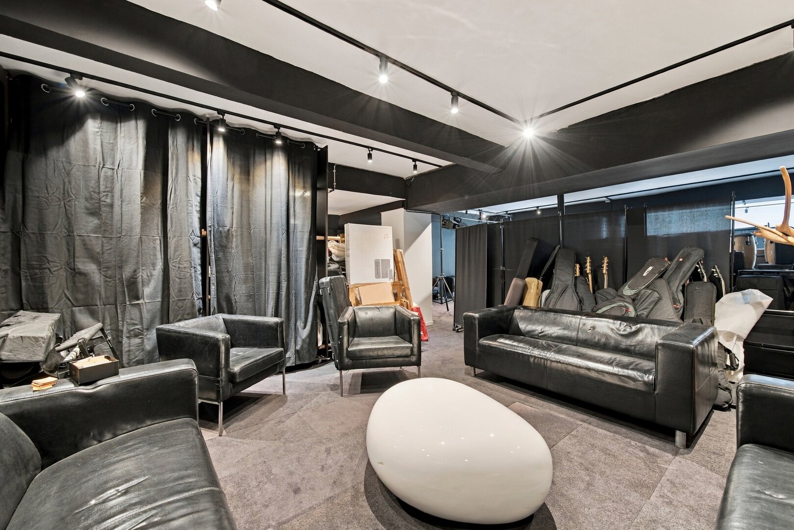 photo-13-uccle-ndash-spacieux-espace-polyvalent-de-plusmn-380-m-avec-entree-privative