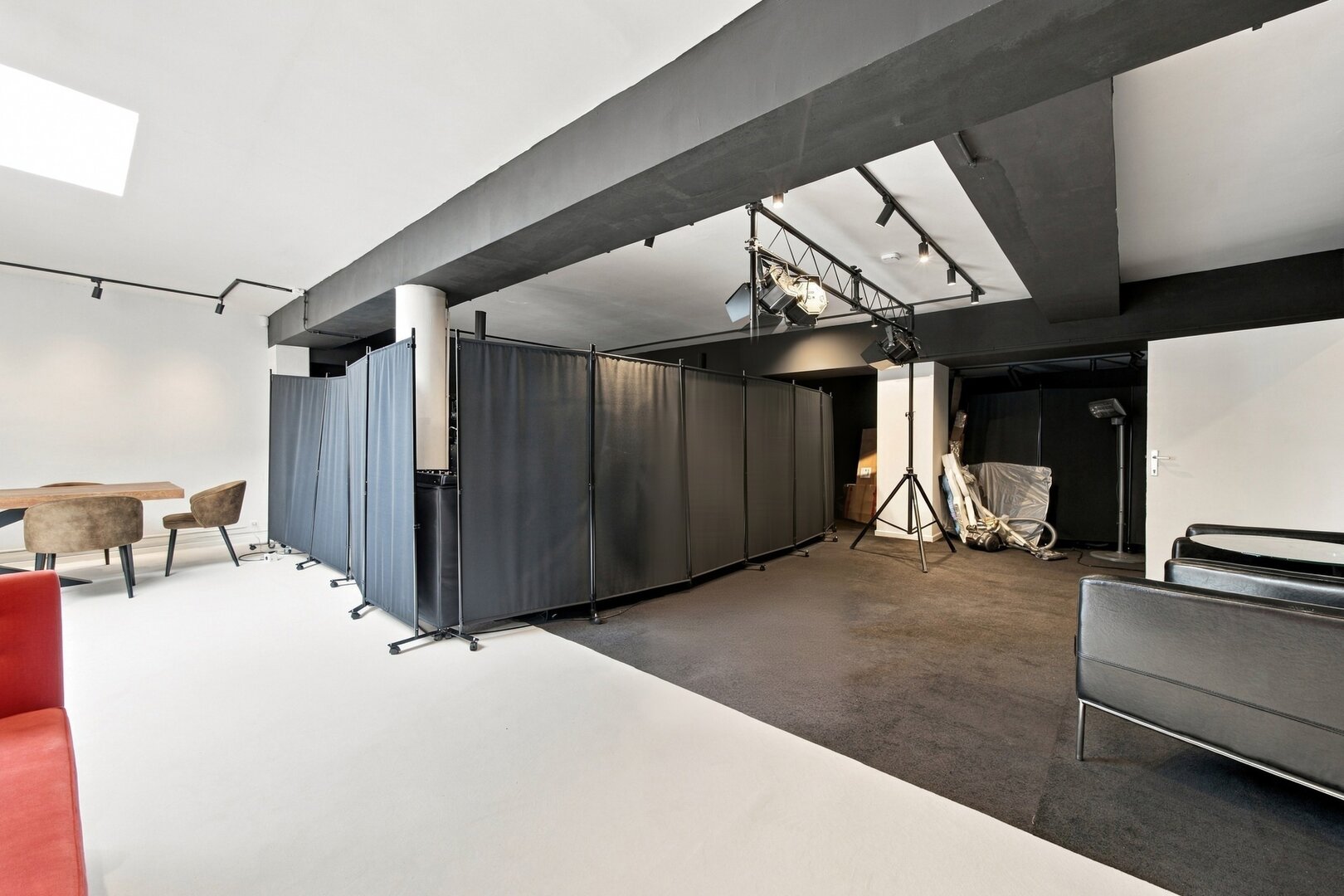 photo-16-uccle-ndash-spacieux-espace-polyvalent-de-plusmn-380-m-avec-entree-privative